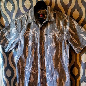 Quiksilver Hawaiian Style Button-up Casual Beach Shirt, Large